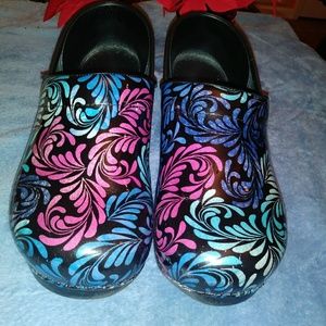 💓💓Cute Dansko Nurse Shoes💓💓